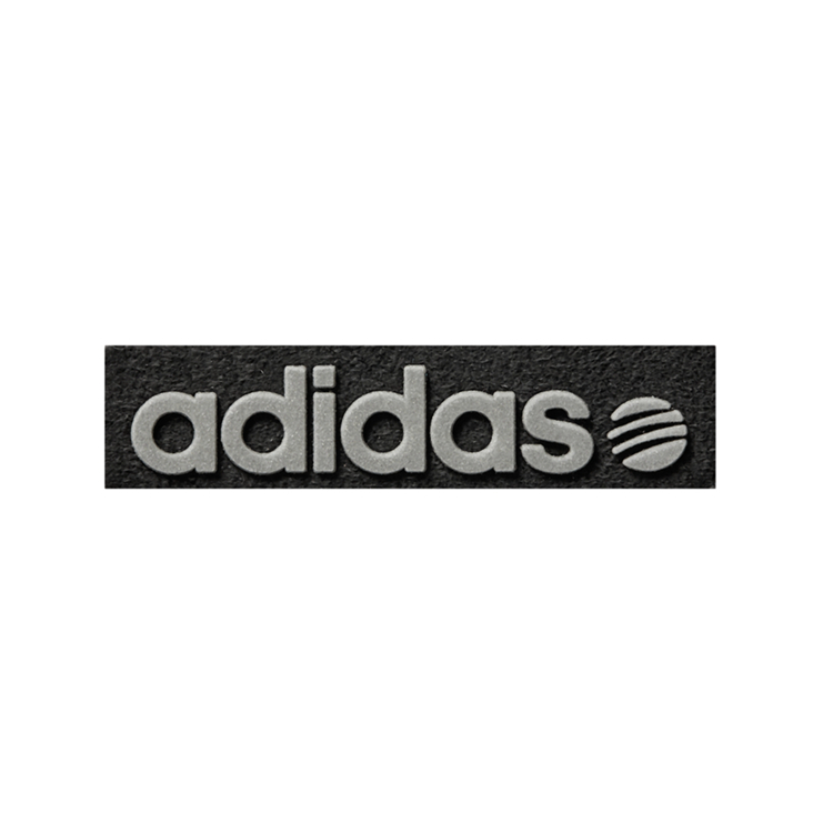 Focus on simplicity of Bold logo